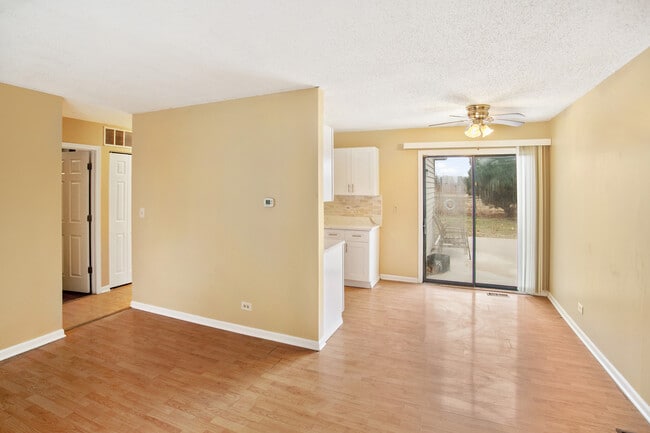 Building Photo - 3382 Fox Hill Rd