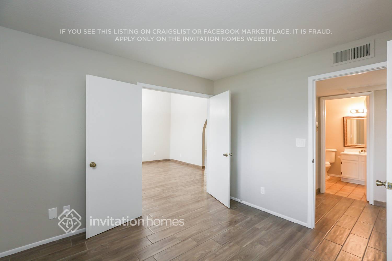 Building Photo - 2218 W Knox Rd