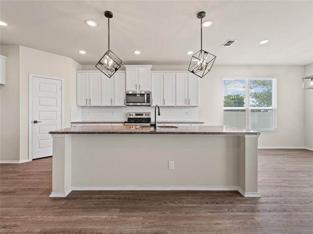 Building Photo - 8998 Delway Dr
