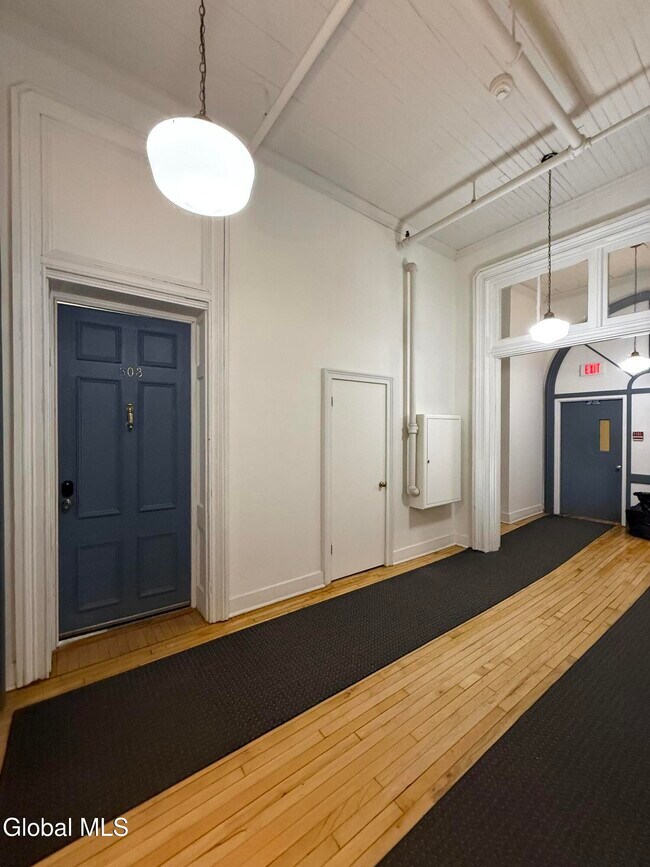 Building Photo - 409 Madison Ave