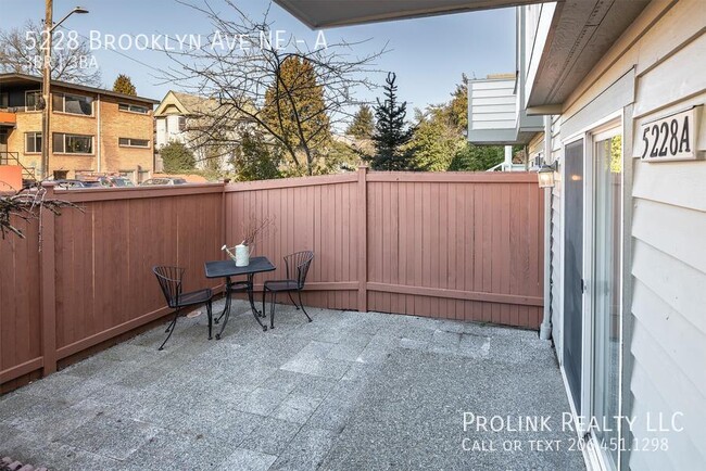 Building Photo - 5228 Brooklyn Ave NE