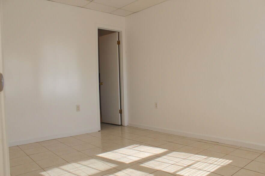 Building Photo - 28 Brown Hollow Ln