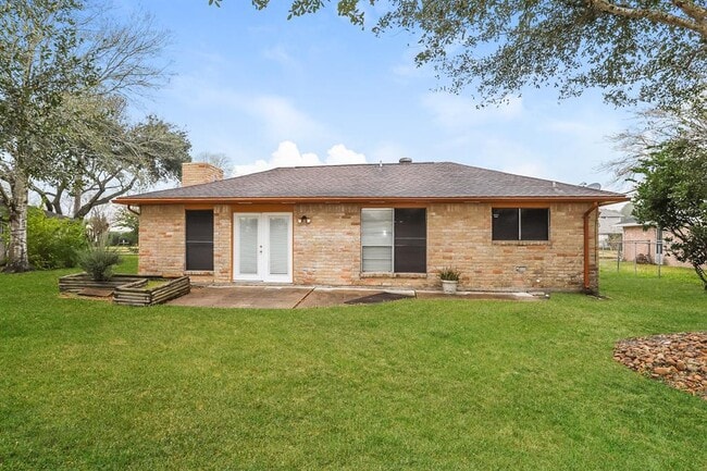 Building Photo - 613 W Castle Harbour Dr