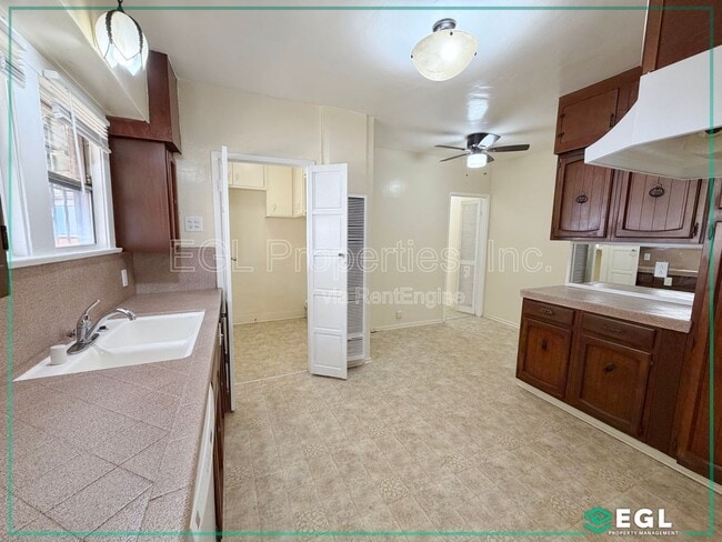 Building Photo - 4861 W 23rd St