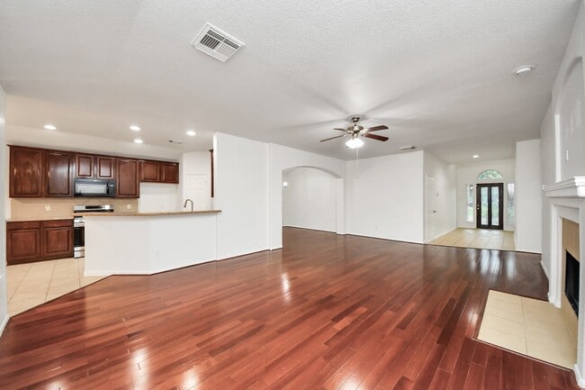 Building Photo - 2412 Appian Way