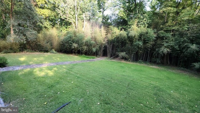 Building Photo - 12411 Thompson Rd