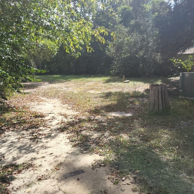 Building Photo - 120 Hillcrest Dr