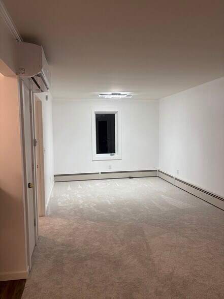 Building Photo - 107 N Warren Ave