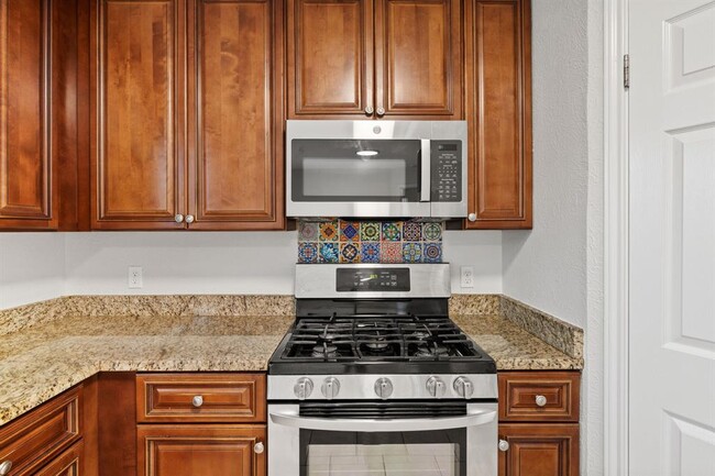 Building Photo - 1505 Charolais Dr