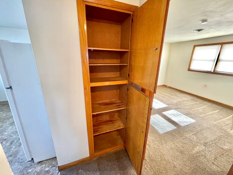 Storage - 2531 Maple Grove Ave