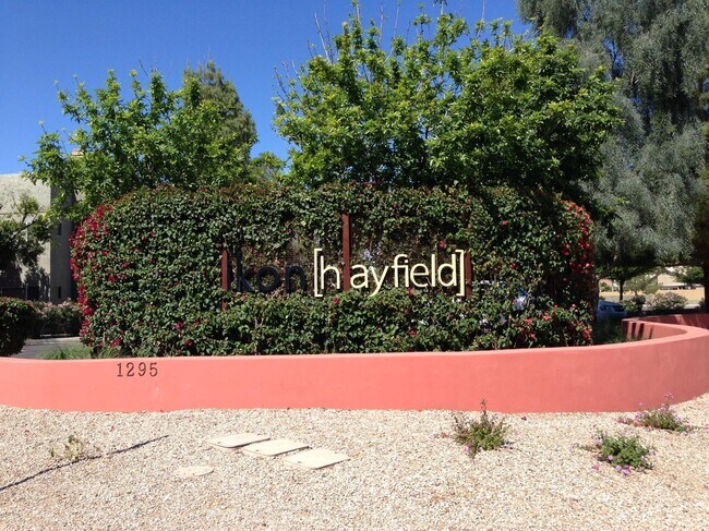 Building Photo - 1295 N Ash St