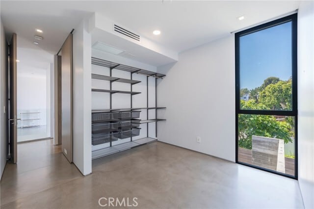 Building Photo - 762 Rosecrans Ave