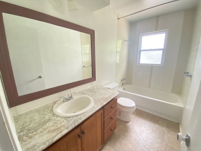 Building Photo - LEASING