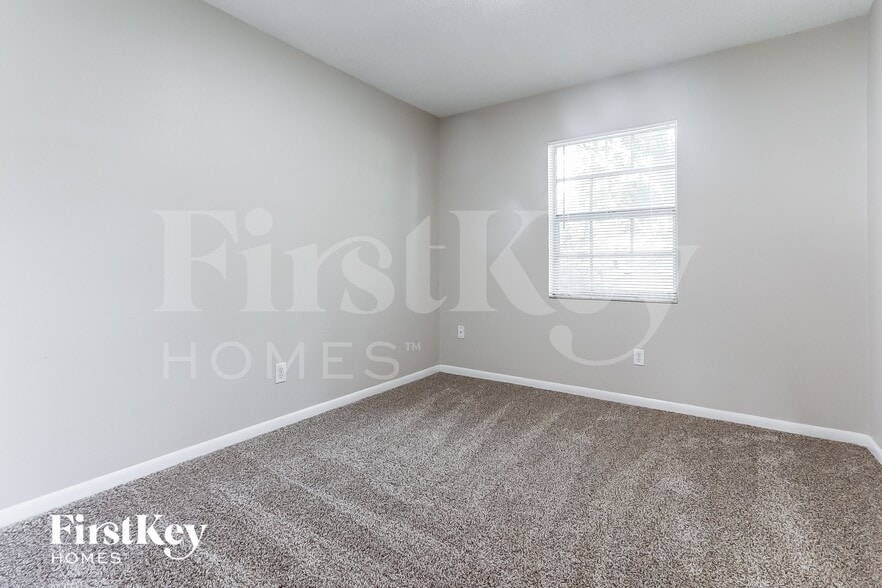 Building Photo - 802 Briarcliff Dr