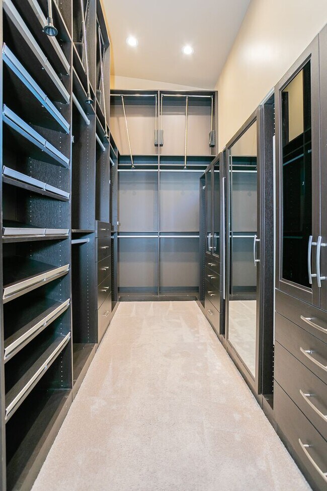 Building Photo - UNUBSTRUCTED VIEWS FROM THIS MACDONALD HIG...