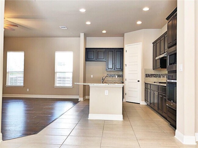 Building Photo - 10911 Hidden Caves Way