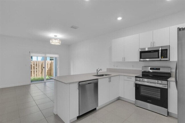 Building Photo - 105 SW 184th Ave