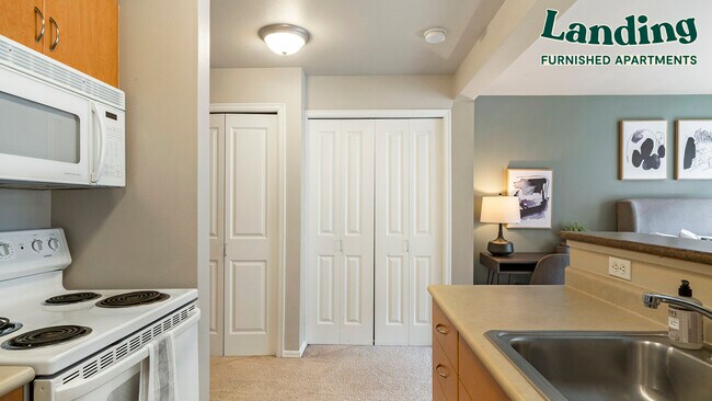 Building Photo - 315 1st Ave W