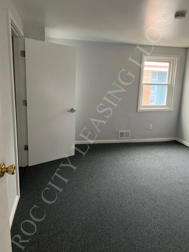 Building Photo - 89 Twin Beeches