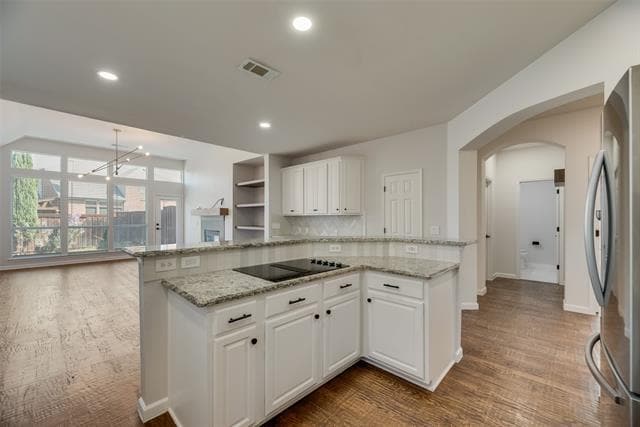Building Photo - 2414 Thorntree Dr