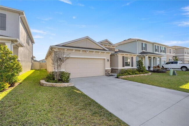 Building Photo - 8899 SW 50th Ave