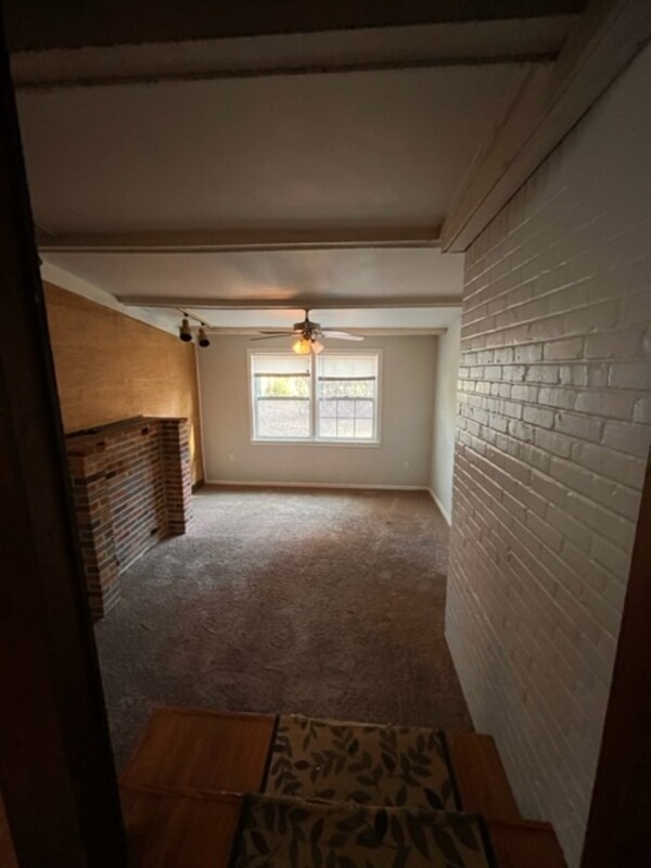 Building Photo - 950 Goodman St