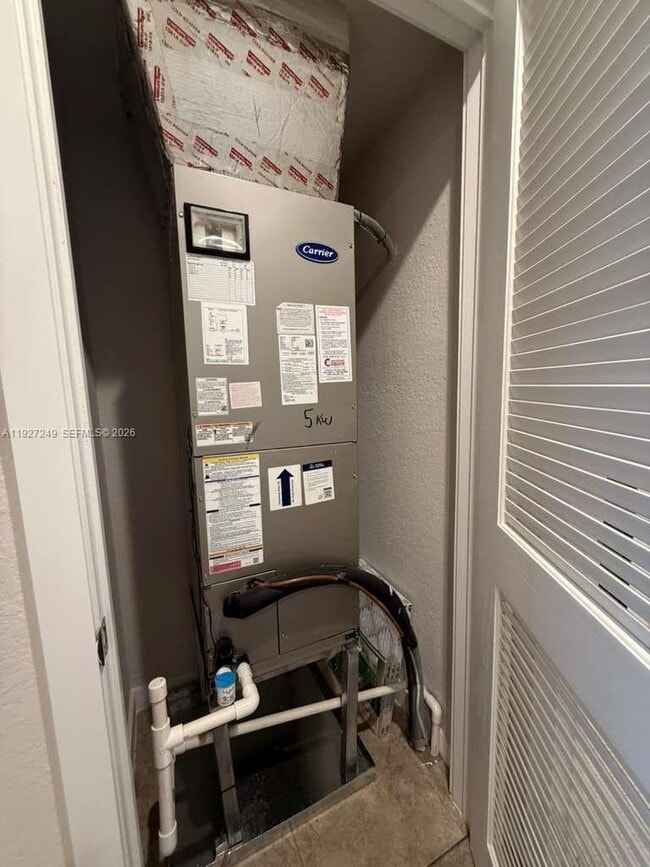 Building Photo - 1037 NW 5th St