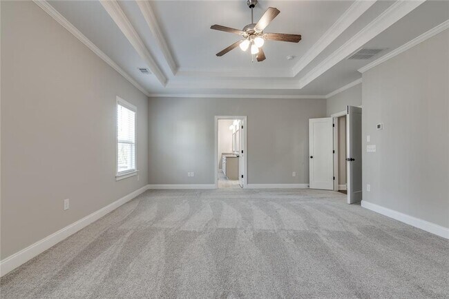 Building Photo - 440 Baroque Dr