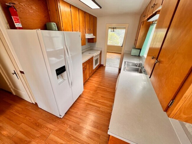 Building Photo - 2162