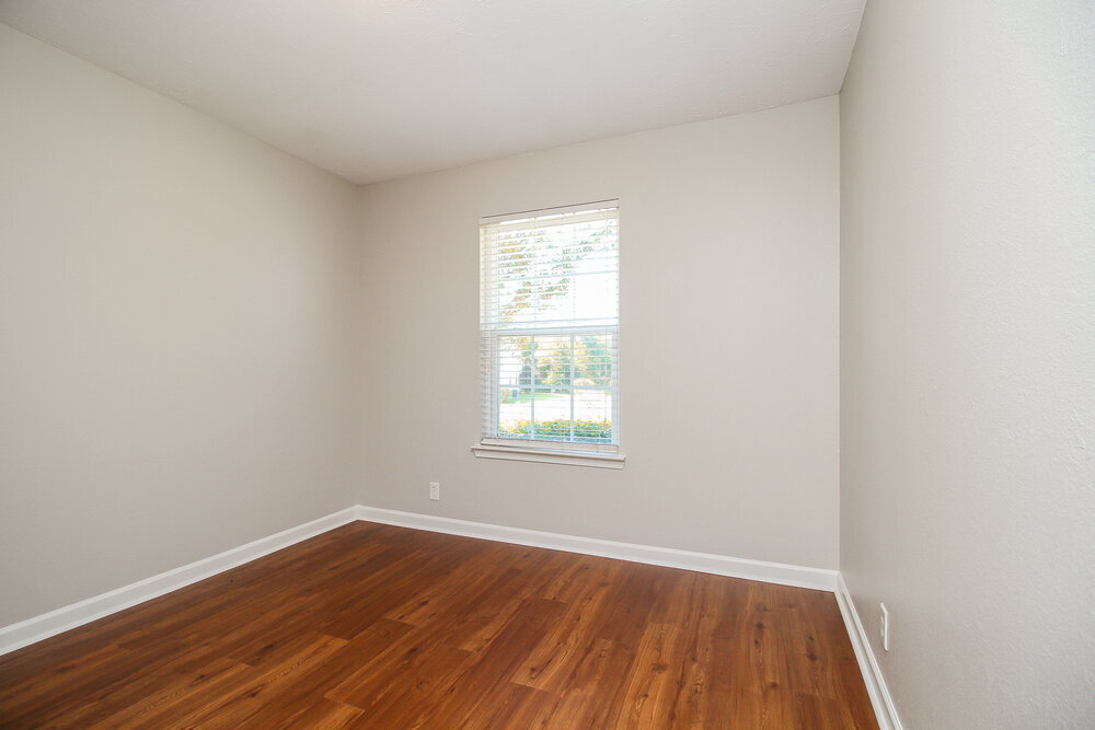 Building Photo - 7045 S Hampton Blvd