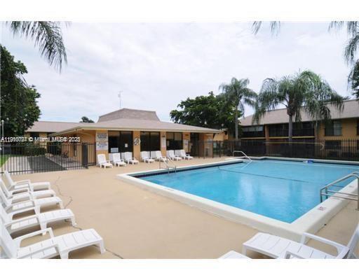 Building Photo - 5911 Washington St