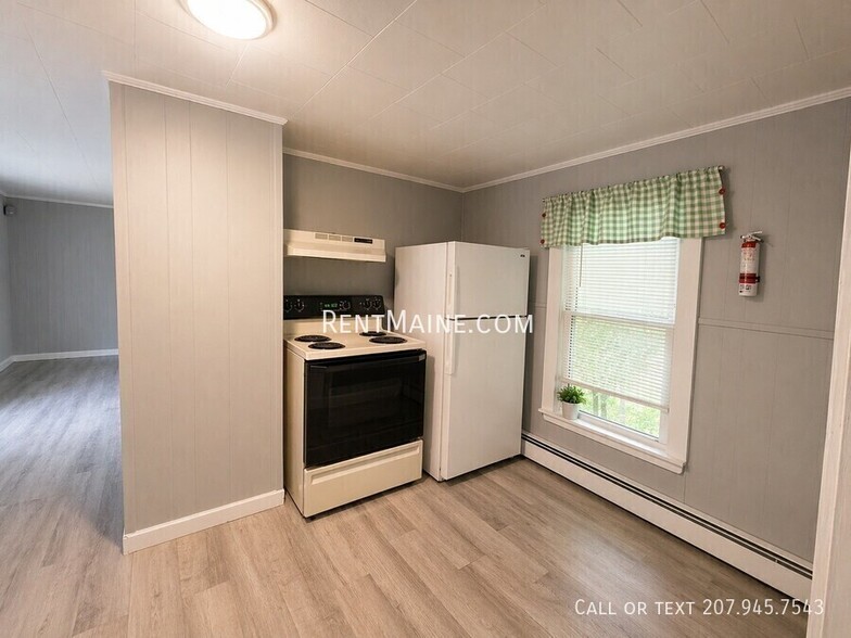 Building Photo - 190 3rd St