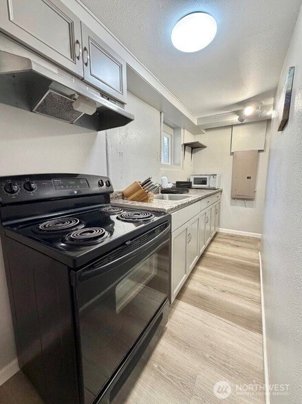 Building Photo - 1149 Sherman Ave