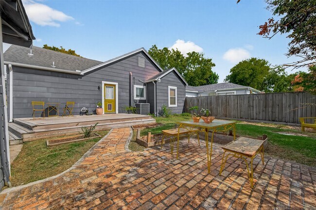Building Photo - 5610 Truett St