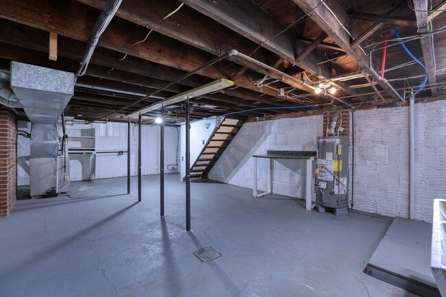 Building Photo - 66 Dewey St