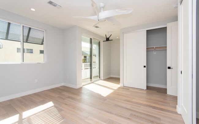 Building Photo - Want to live in the Carlsbad Village!