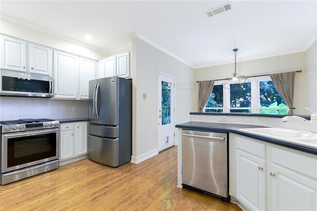 Building Photo - 1167 Druid Walk