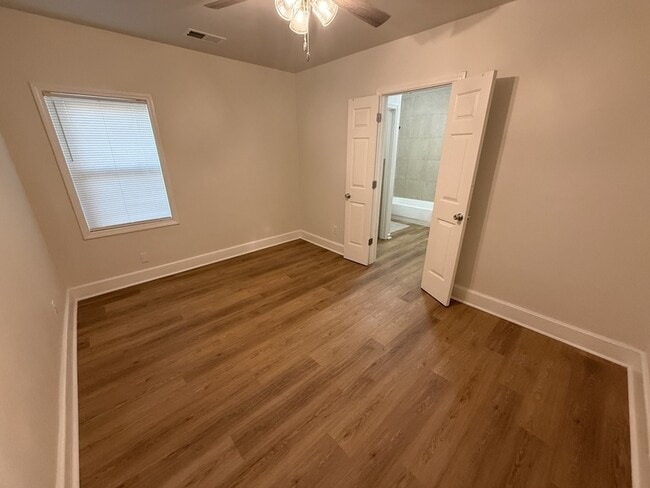 Building Photo - 3739 Rhea Ave