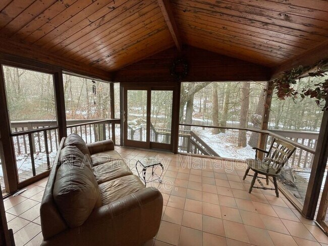 Building Photo - 3530 Spruce Cabin Rd