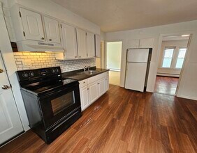 Building Photo - 5 Brookdale St