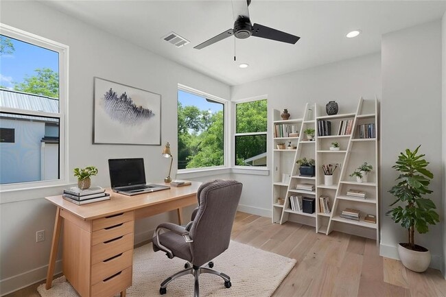 Building Photo - 909 Payne Ave