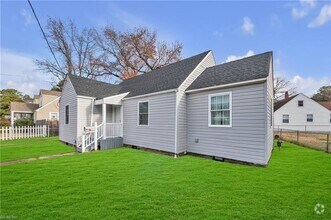 Building Photo - Charming & Fully Updated 4-Bedroom Home – ...