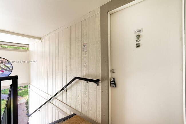 Building Photo - 10869 W Clairmont Cir