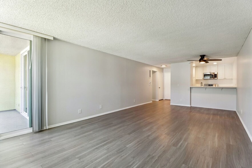 Interior Photo - 4200 S Harbor Blvd
