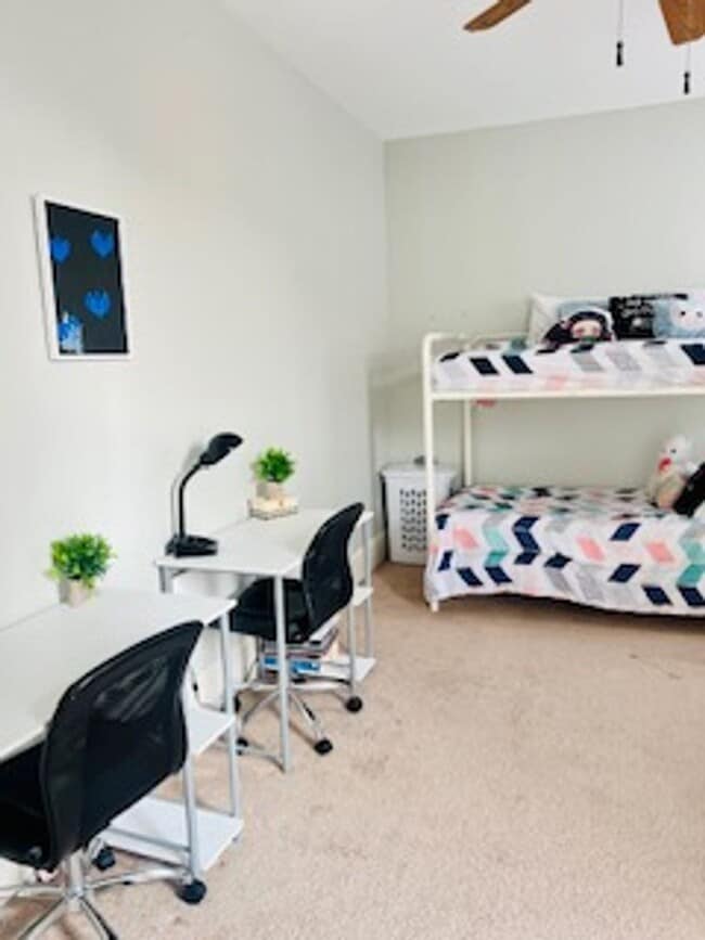 Building Photo - 227 W Broughton St