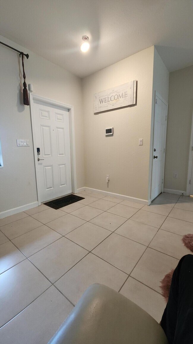 Building Photo - 6002 Clydesdale Ct