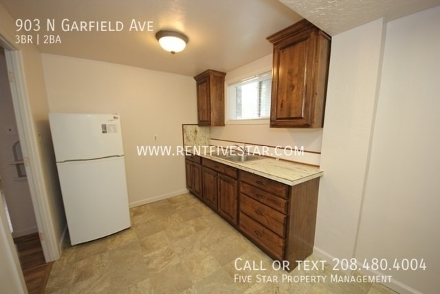 Building Photo - 903 N Garfield Ave