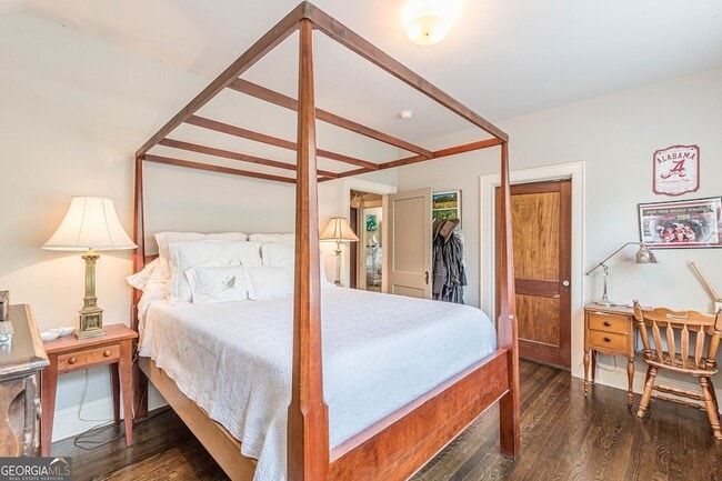 Building Photo - 1878 Cambridge Ave