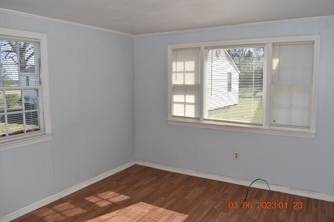 Building Photo - 2 Bed 1 Bathroom Single Family Home For Rent