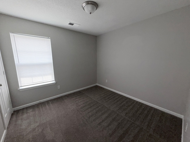 Building Photo - 3BR/2BA Memphis Rental with High Ceilings, Hardwood Floors & Fenced Yard